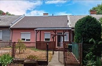 Eladó Pétfürdői tégla lakás hirdetés (76643379)
