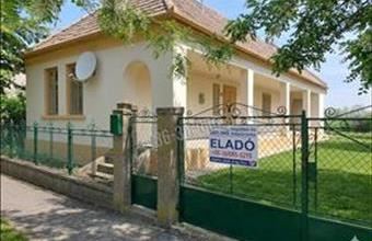 Eladó Sikátori családi ház hirdetés (95459127)