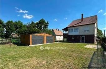 Eladó Tiszacsegei családi ház hirdetés (98959447)