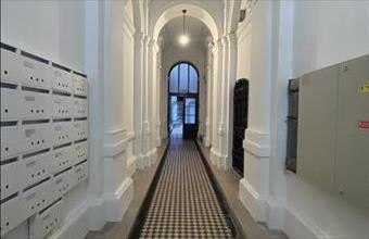 Eladó Budapest VI. kerületi tégla lakás hirdetés (43994396)