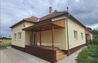 Eladó Csanyteleki családi ház hirdetés (56545375)