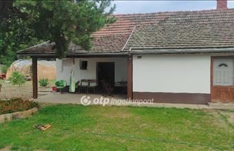 Eladó Kiskunfélegyházai családi ház hirdetés (83334373)