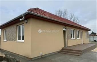 Eladó Törteli családi ház hirdetés (47746287)