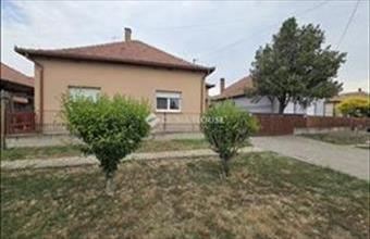 Eladó Tiszapüspöki családi ház hirdetés (78569443)