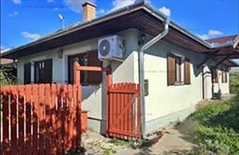Eladó Tárnoki családi ház hirdetés (99369157)
