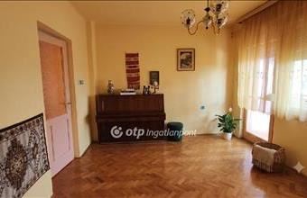 Eladó Kisújszállási családi ház hirdetés (63635154)