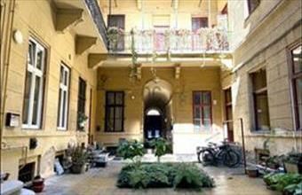 Eladó Budapest VI. kerületi tégla lakás hirdetés (74721837)