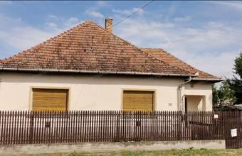 Eladó Jászapáti családi ház hirdetés (74432564)