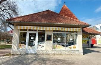 Eladó Kunszentmártoni üzlethelyiség utcafronton hirdetés (53793475)