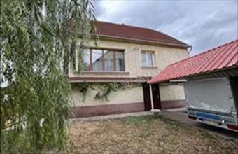 Eladó Dunaújvárosi családi ház hirdetés (89717811)