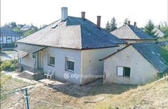 Eladó Úrkúti családi ház hirdetés (25864797)