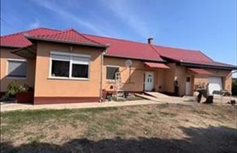 Eladó Hosszúpályi családi ház hirdetés (66627624)