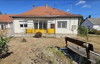 Eladó Balatonszabadi családi ház hirdetés (59949482)