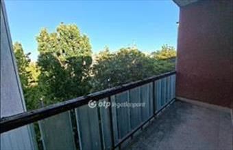 Eladó Budapest XVI. kerületi csúsztatott zsalus lakás hirdetés (42744537)