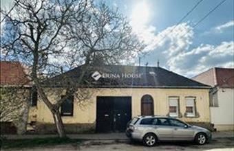 Eladó Piliscsévi családi ház hirdetés (85988295)