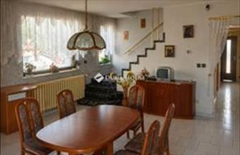 Eladó Budapest XVIII. kerületi ikerház hirdetés (34332795)
