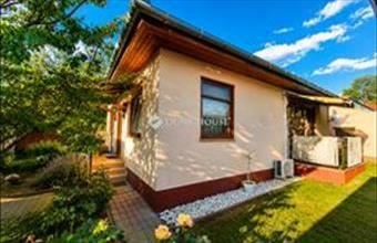 Eladó Budapest XVIII. kerületi családi ház hirdetés (67473475)