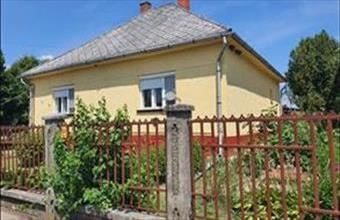 Eladó Komorói családi ház hirdetés (73457739)