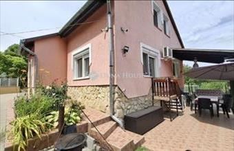 Eladó Vácegresi családi ház hirdetés (67333344)