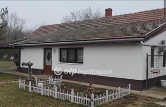 Eladó Kiskunfélegyházai családi ház hirdetés (47357454)