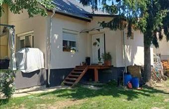 Eladó Pilisvörösvári családi ház hirdetés (93399862)