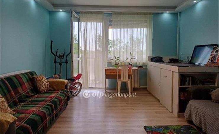hirdetés 1. fotó