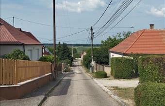 Eladó Győrújbaráti lakóövezeti telek hirdetés (36747347) Eladó Győrújbaráti lakóövezeti telek hirdetés (36747347)