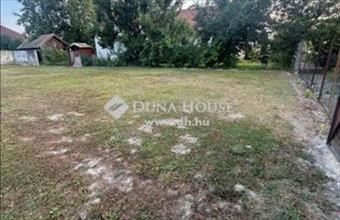 Eladó Mosonmagyaróvári lakóövezeti telek hirdetés (39566344) Eladó Mosonmagyaróvári lakóövezeti telek hirdetés (39566344)
