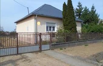 Eladó Dögei családi ház hirdetés (83293379) Eladó Dögei családi ház hirdetés (83293379)