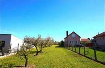 Eladó Győrújbaráti lakóövezeti telek hirdetés (74935275) Eladó Győrújbaráti lakóövezeti telek hirdetés (74935275)