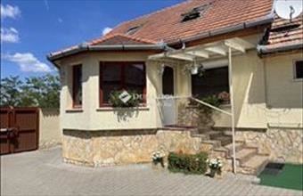 Eladó Ceglédberceli üzlethelyiség udvarban hirdetés (74389846) Eladó Ceglédberceli üzlethelyiség udvarban hirdetés (74389846)