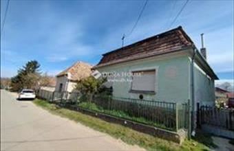 Eladó Neszmélyi családi ház hirdetés (78913531) Eladó Neszmélyi családi ház hirdetés (78913531)