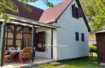 Eladó Balatonfőkajári családi ház hirdetés (83299195) Eladó Balatonfőkajári családi ház hirdetés (83299195)