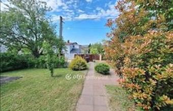 Eladó Balatonfűzfői családi ház hirdetés (33117649) Eladó Balatonfűzfői családi ház hirdetés (33117649)