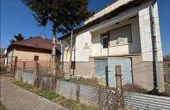 Eladó Komorói családi ház hirdetés (72926452) Eladó Komorói családi ház hirdetés (72926452)